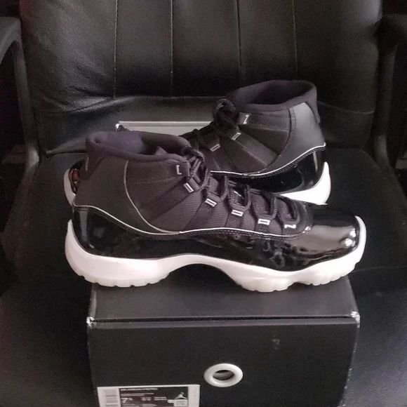 AIR JORDAN 11 RETRO 'Jubilee/25th Anniversary' 2020 - Picture 4 of 14